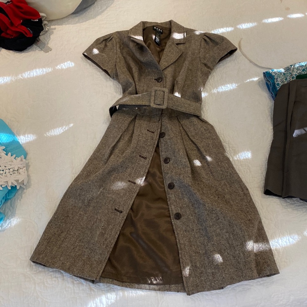 BCBG Dress button down middle